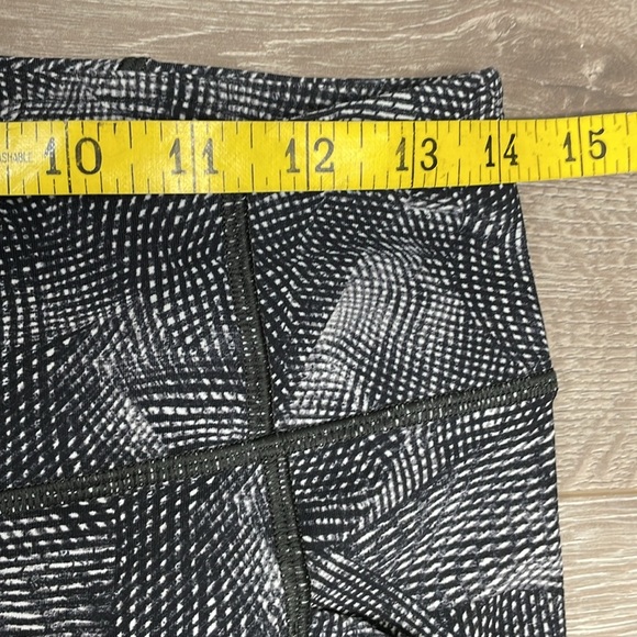 Lululemon Time To Sweat Crop Free Spirit Alpine White Black 8 - Picture 8 of 16